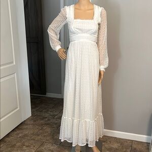 Gunne Sax Elegant White Lace Vintage Maxi Dress